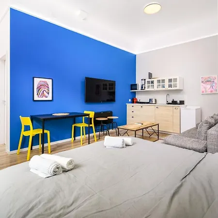 Apartment Stylish Blue In The Heart Of