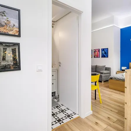 Stylish Blue In The Heart Of Apartment *